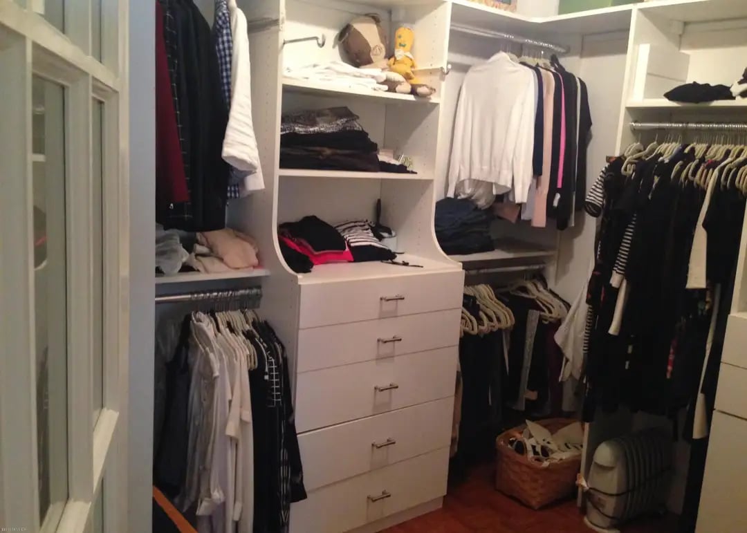 25 W Elm St APT 30