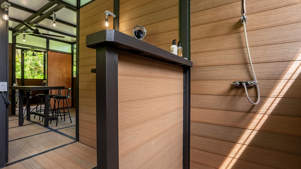 Riverfront Surf House in Playa Dominical Walk to the Beach