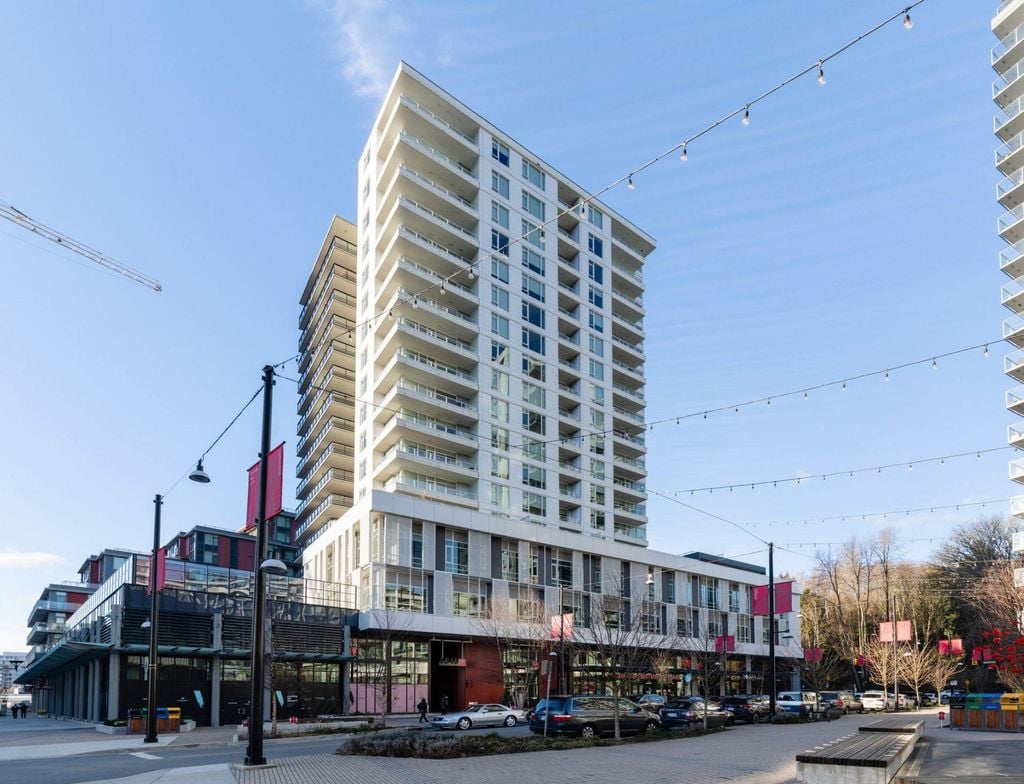 8533 River District Crossing, #806