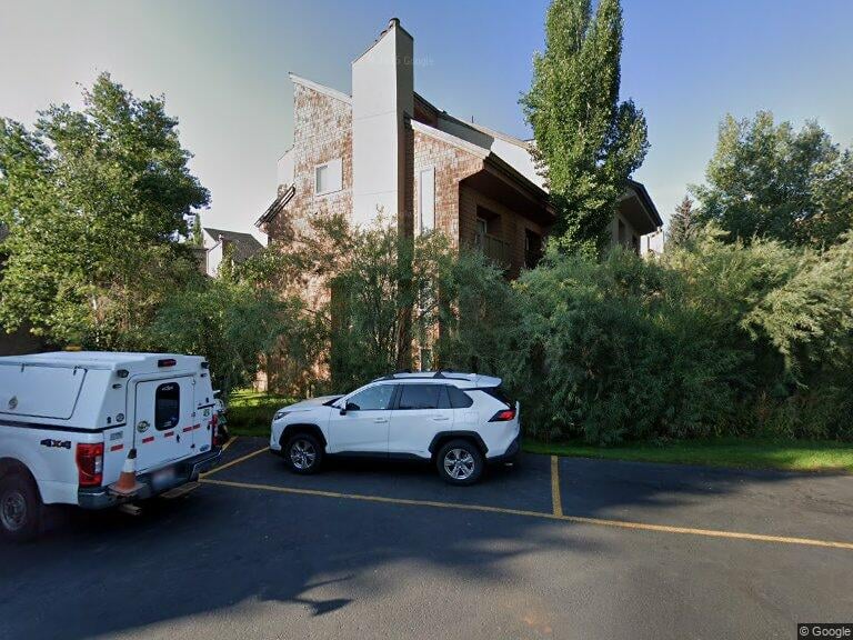 109 Village Way #2006