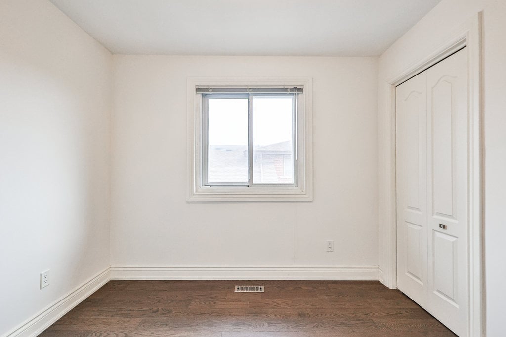 2500 Poplar Cres