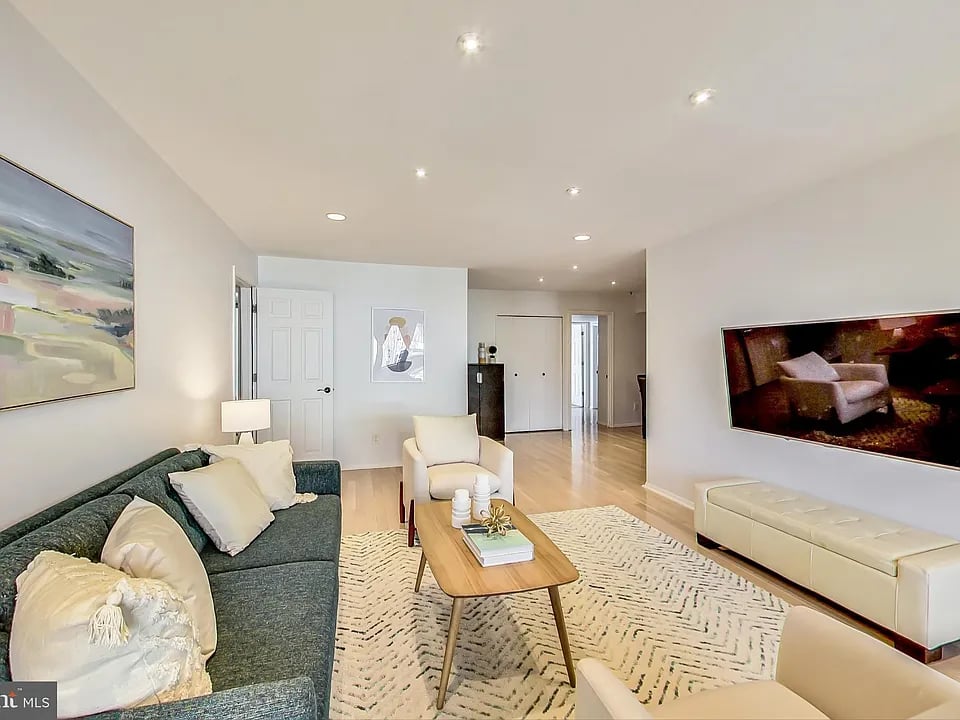 7517 Spring Lake Dr APT D1