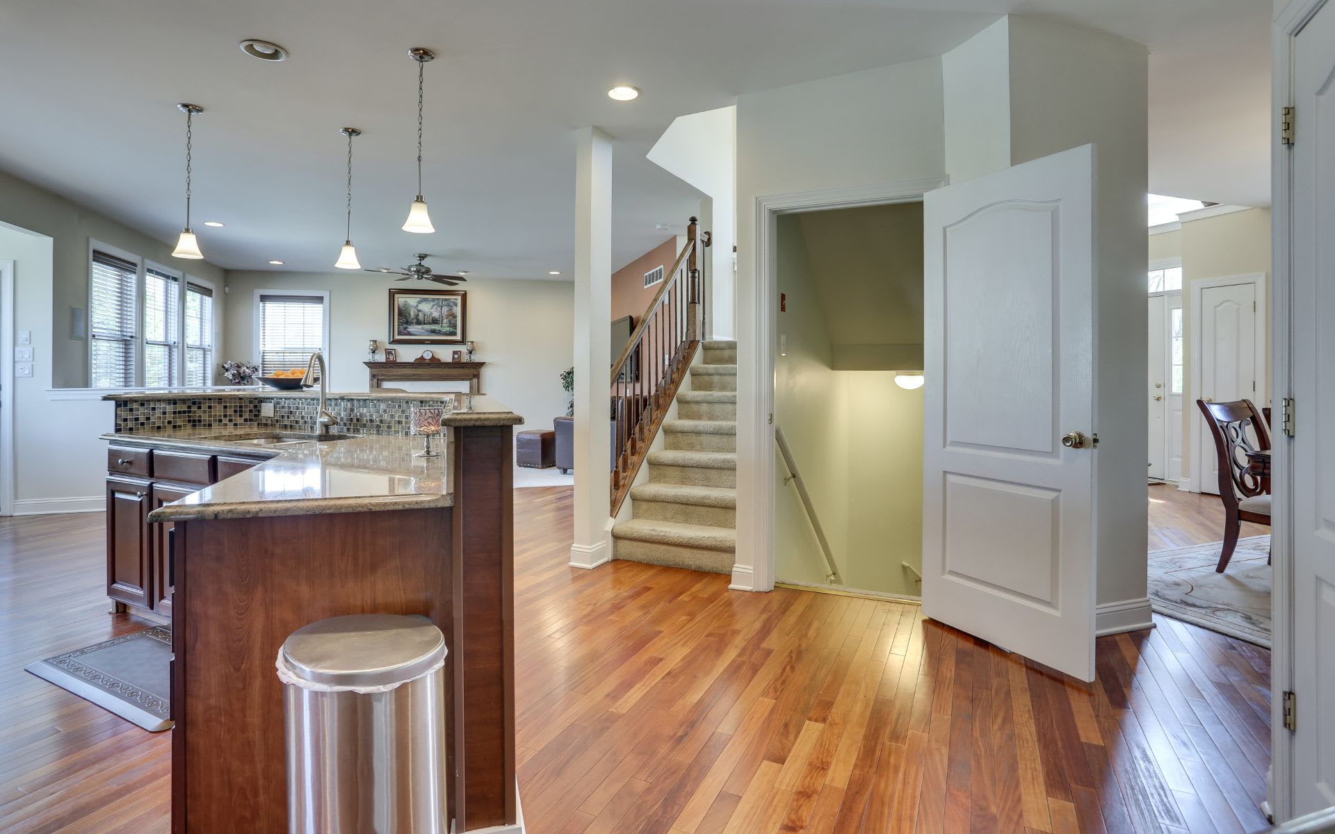 8 SHOREHAM CT
