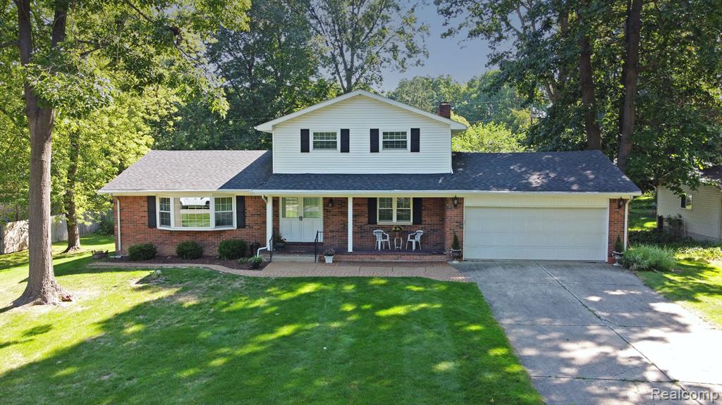 5640 Kingfisher Lane