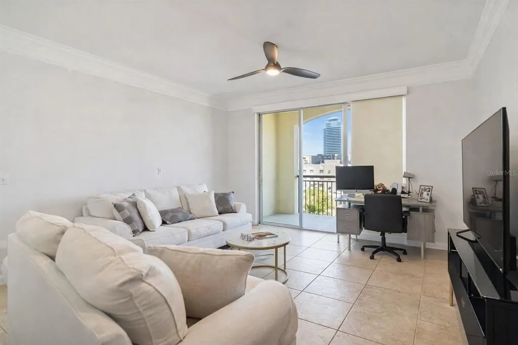 345 Bayshore Blvd, Apt 906