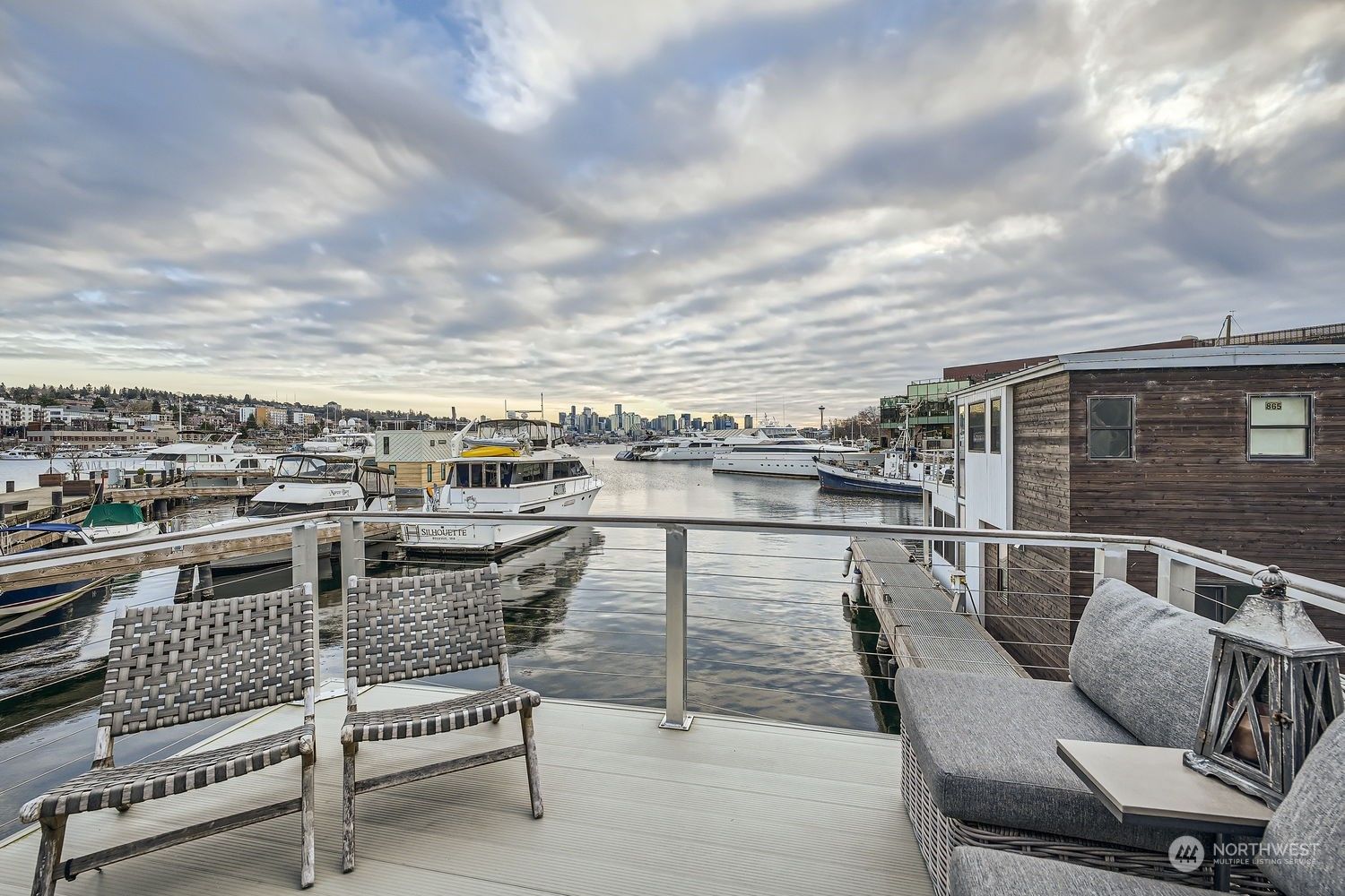 2309 N Northlake Way, #4
