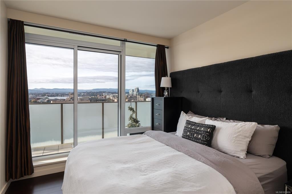 1406 - 707 Courtney St