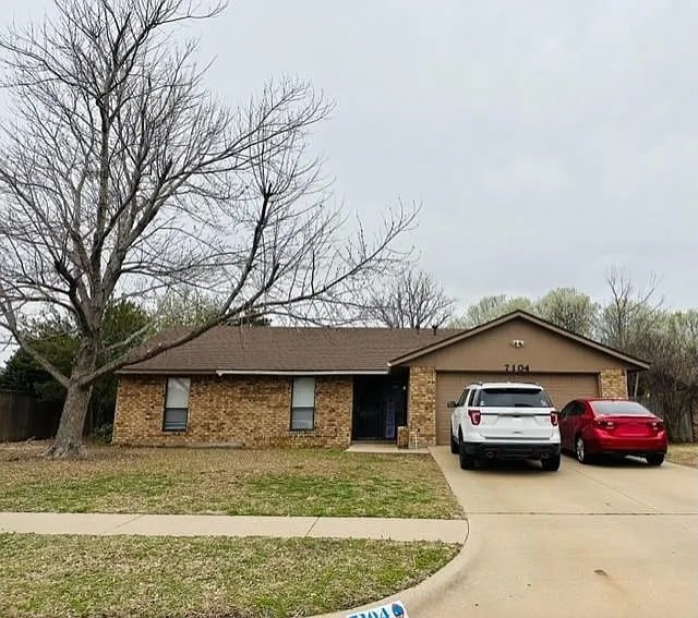 7104 NW Willow Creek Dr