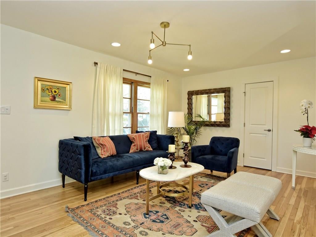 Remodeled Crestview Bungalow on .28Acre Lot