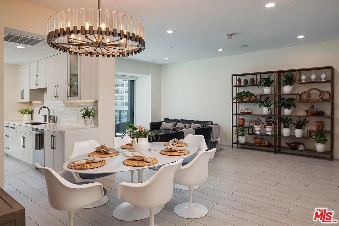 10490 Wilshire Blvd APT 702, Los Angeles, CA 90024