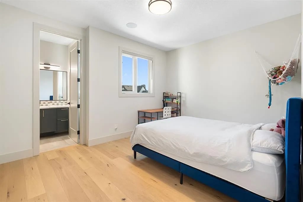 73 N Waters Edge Gdns