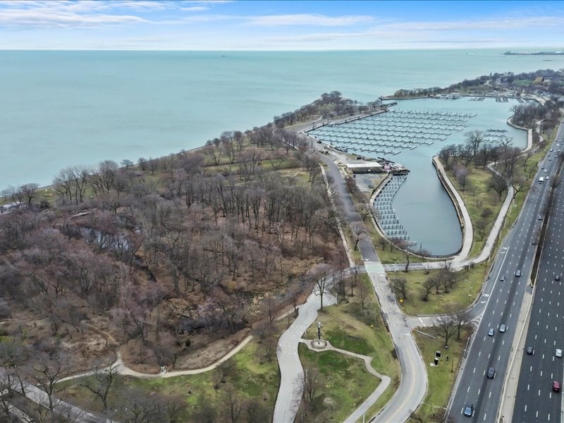 3600 N Lake Shore Dr #207, Chicago, IL 60613