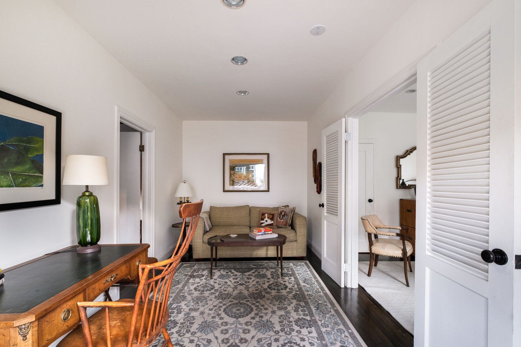 564 S Van Ness Ave, Windsor Square