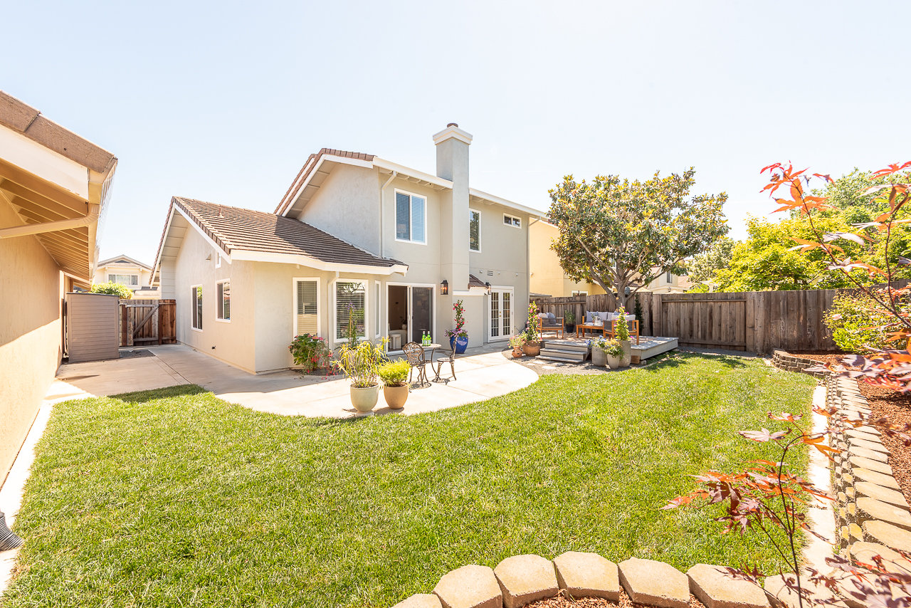 Newly Remodeled. 1 Bed/Bth down, Pioneer Elem!