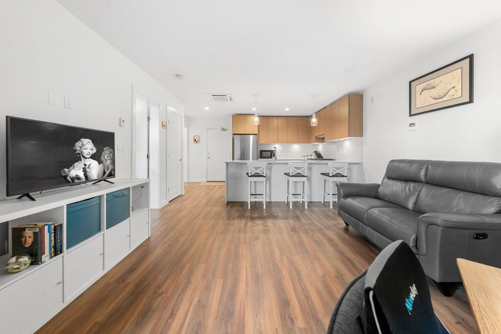 108 E 8th St, #214