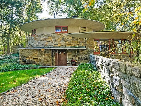 11 Orchard Brook Dr