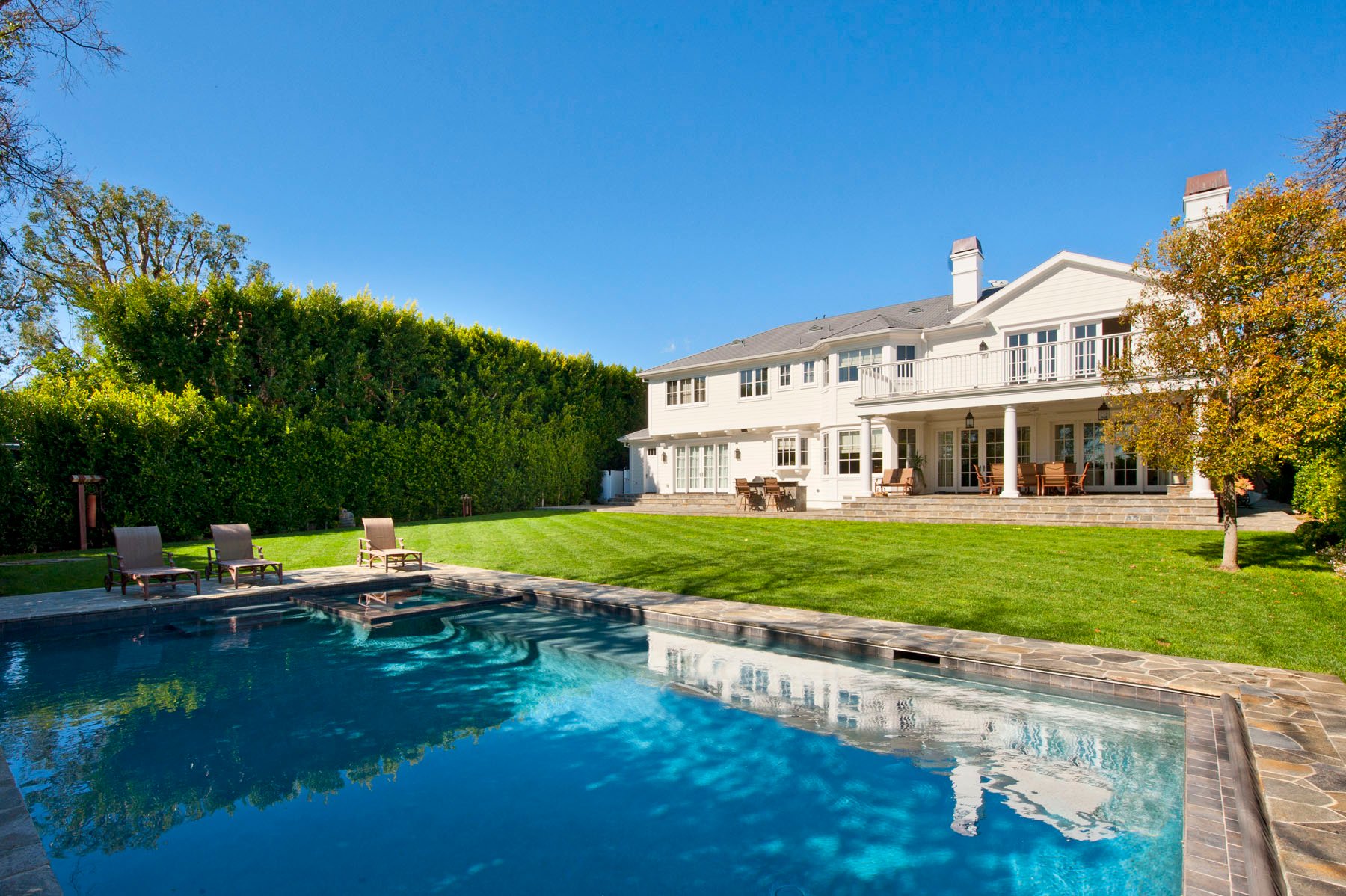 1258 Amalfi Dr