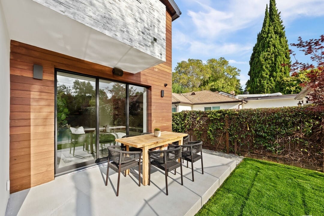 Castle Heights Pl, 90034