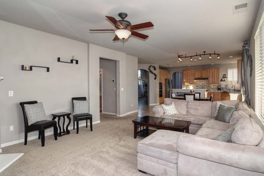 Gorgeous Lincoln 5 Bedroom Home for Sale!