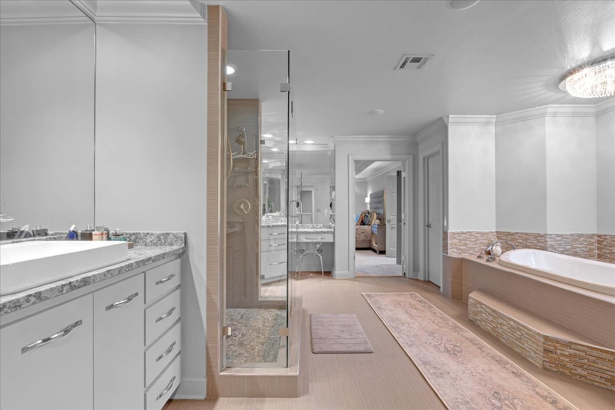 Luxury Living in Bixby, Oklahoma: A Premier Estate in Devonshire at Graystone Represented by Philip Shain of The Agency Tulsa - Wyatt Poindexter - The Agency