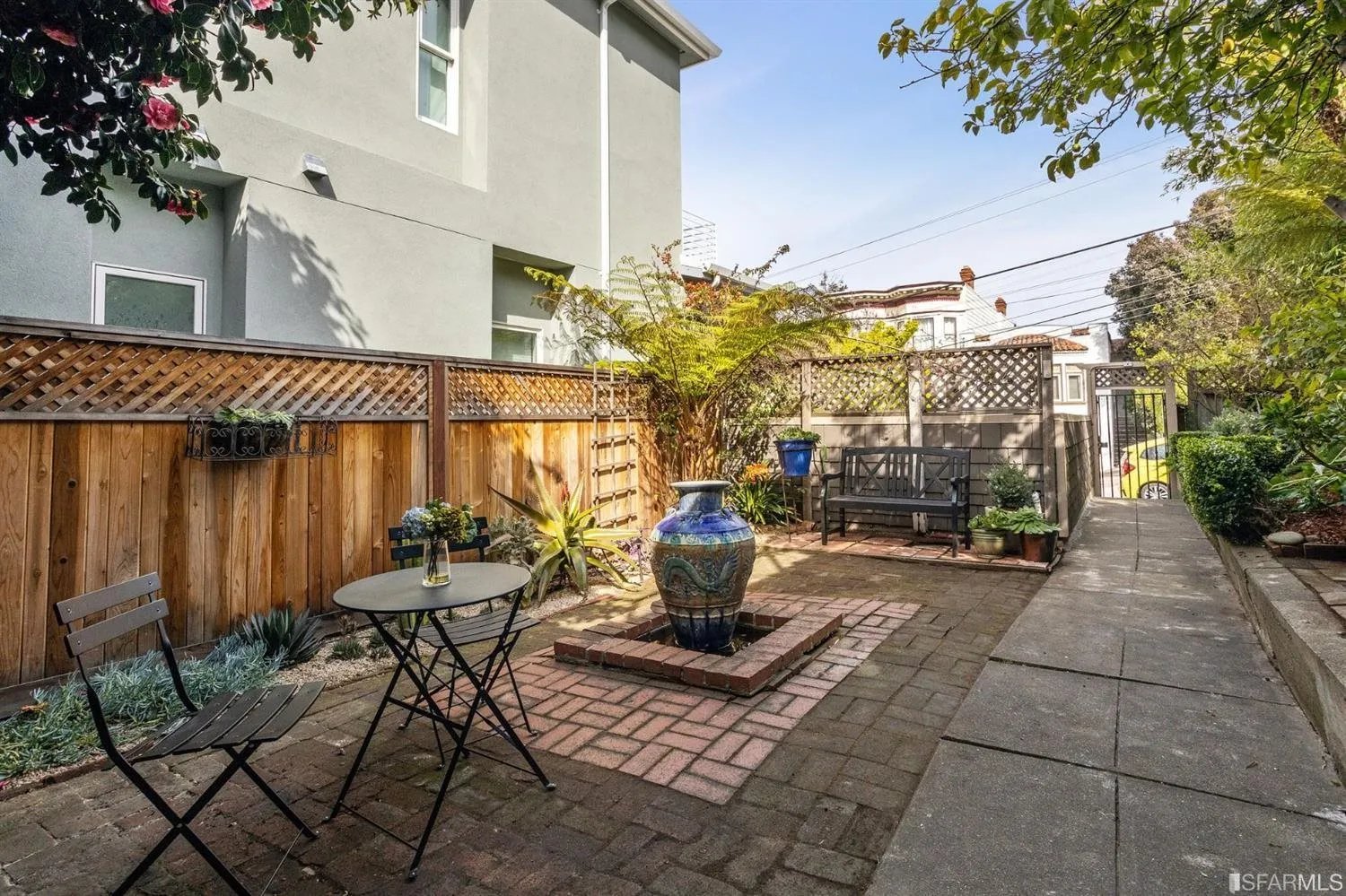 12 Carson St