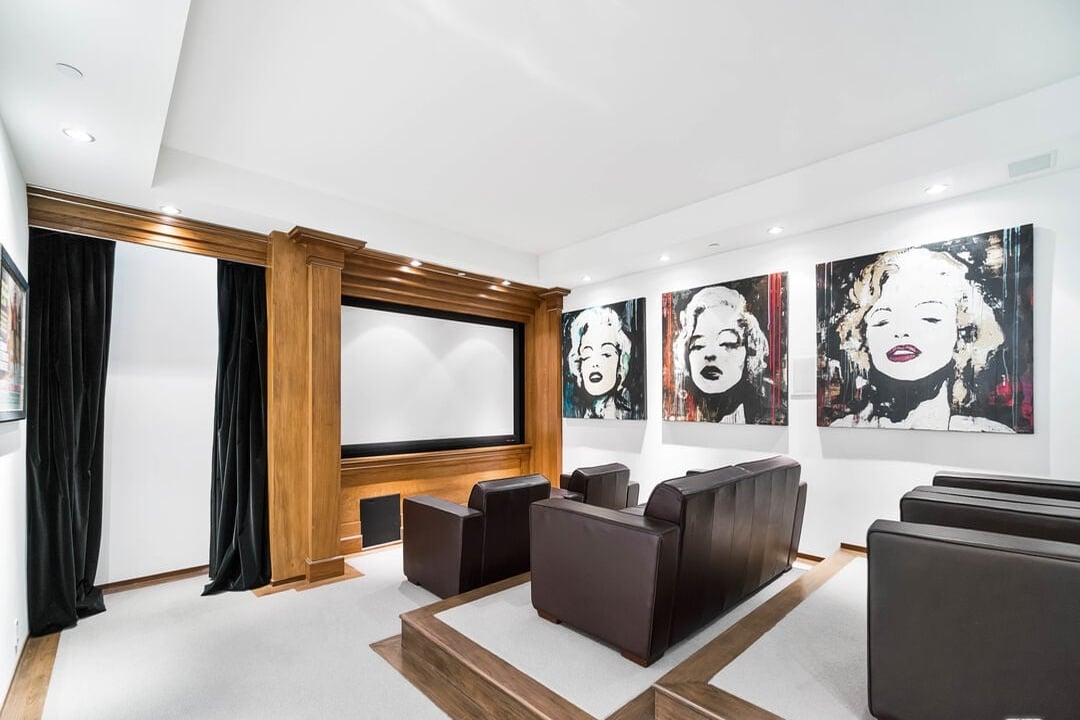 Luminor Crest, Viewmont Dr, 90069