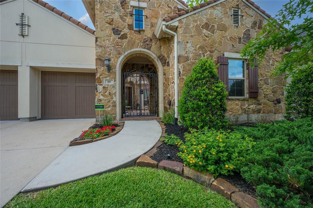 59 Lake Voyageur Dr