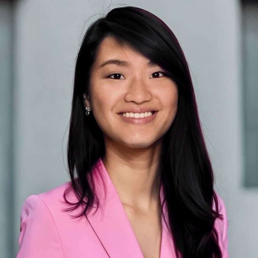 Stephanie Zhu Torrance, CA Real Estate Agent Headshot