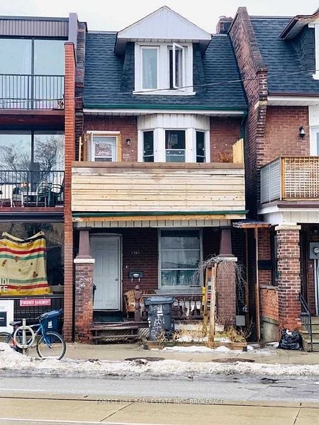 1393 Dundas Street, Toronto