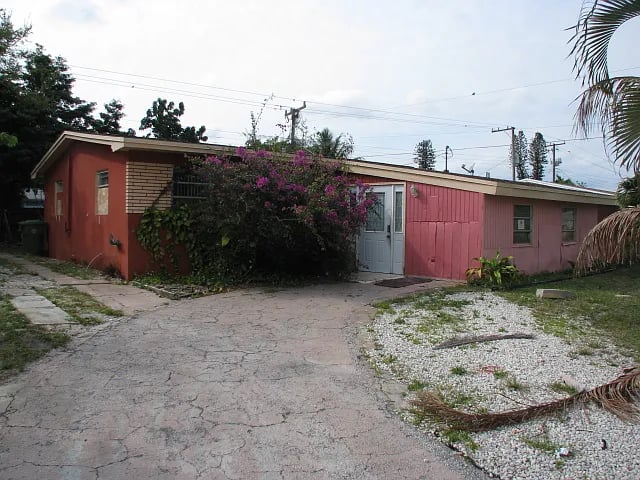 310 SW 69th Ter