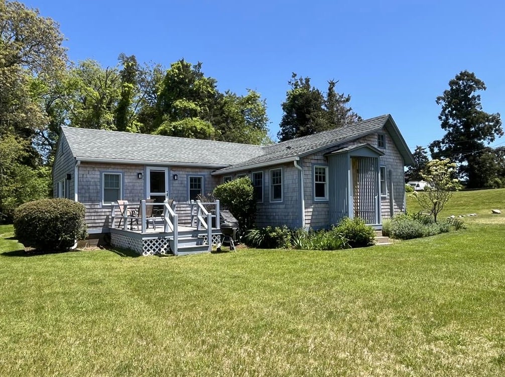 72 Hines Point