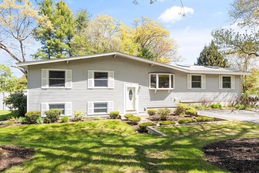 2 Harris Dr