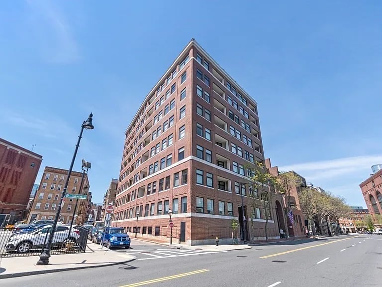 300 Commercial St APT 304