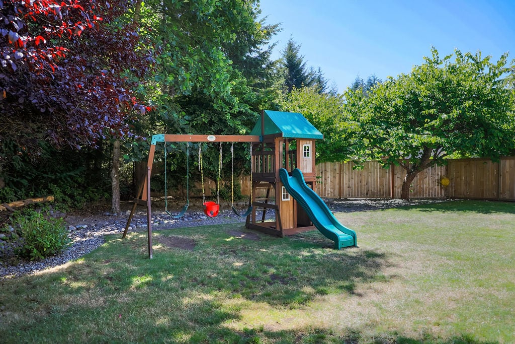 2147 Dunrobin Lane E