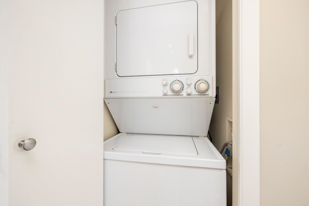 1412 Esquimalt Ave, #701