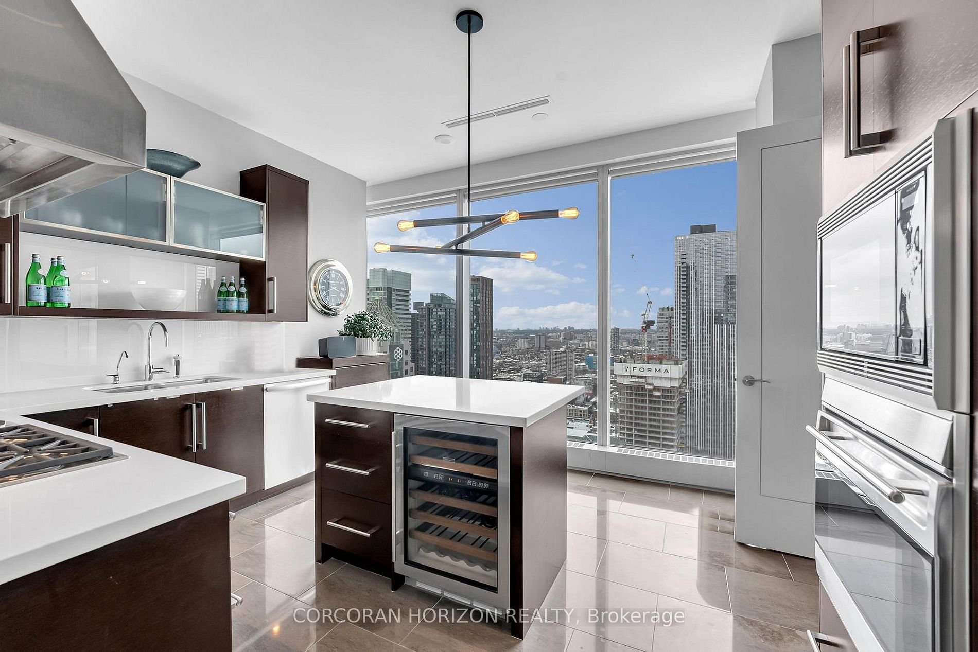 5-STAR LIVING AT THE RITZ