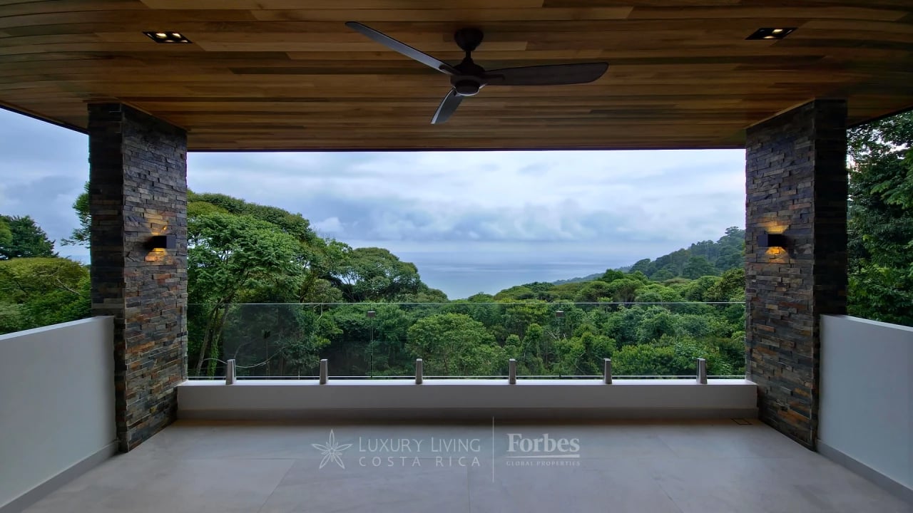 21094N - Luxury Ocean-View Villa in Costa Verde - The Jade Horizon