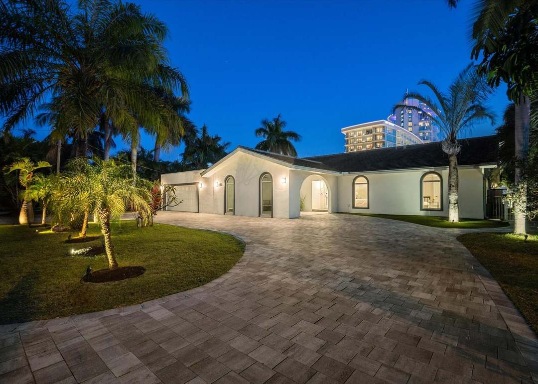 2540 Mercedes Dr