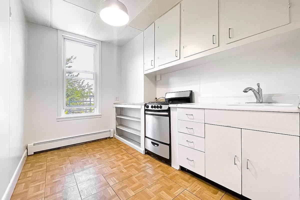 41 Hausman Street, Apt 2