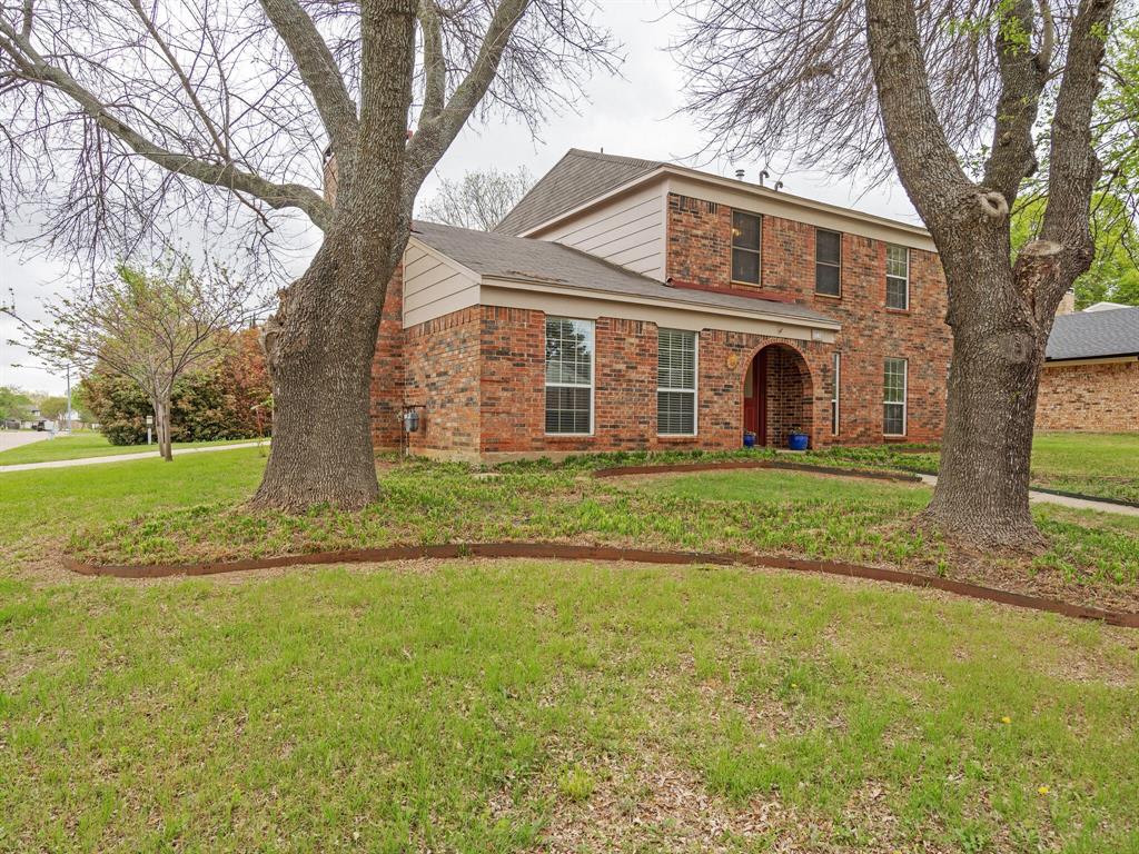 3734 Twin Oaks Court