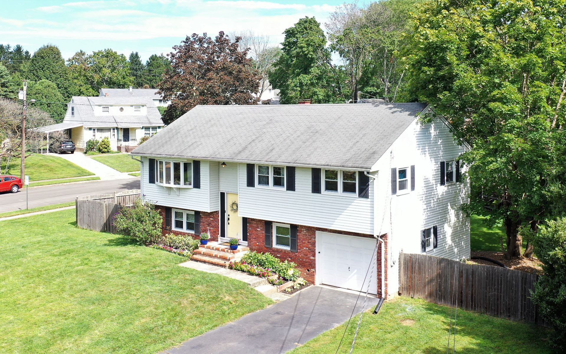 8 LANGMOORE DR