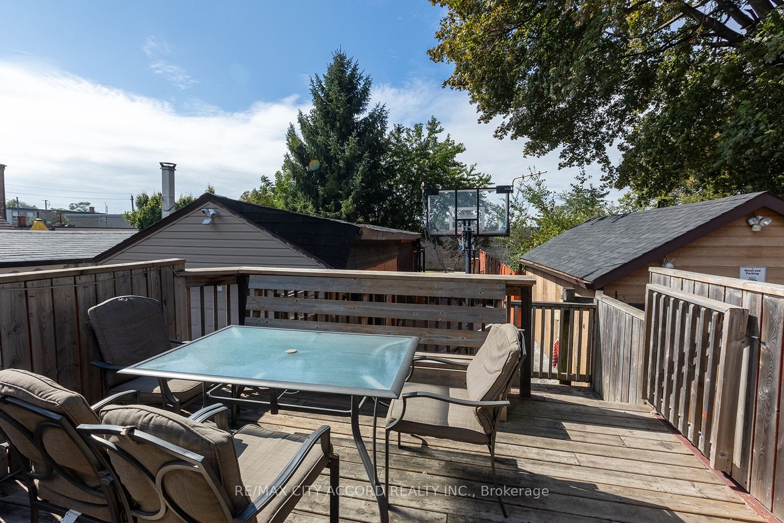 44 Bicknell Ave