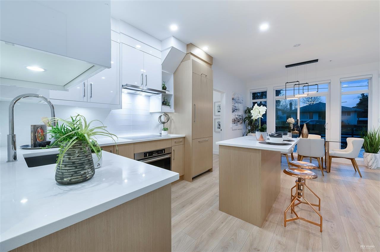 207-7131 17th Ave