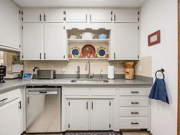 3004 Los Robles
