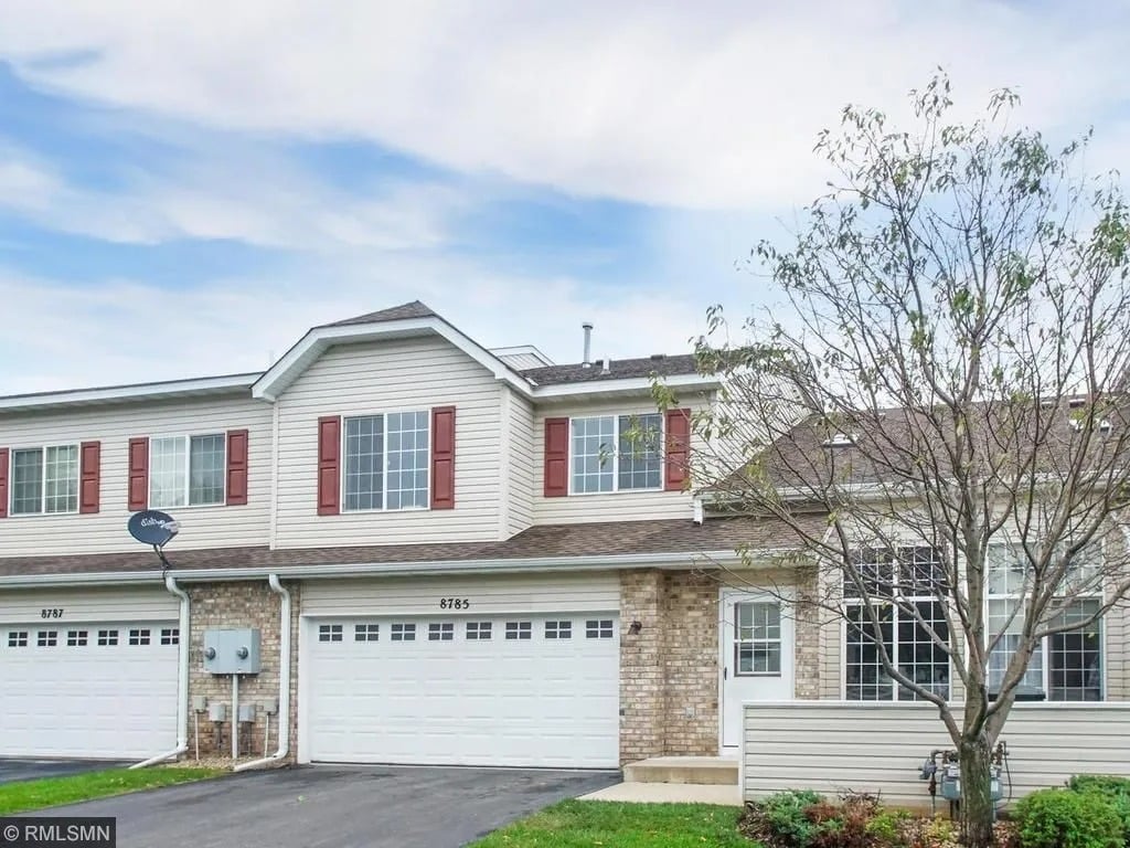 8785 Hastings Cir NE