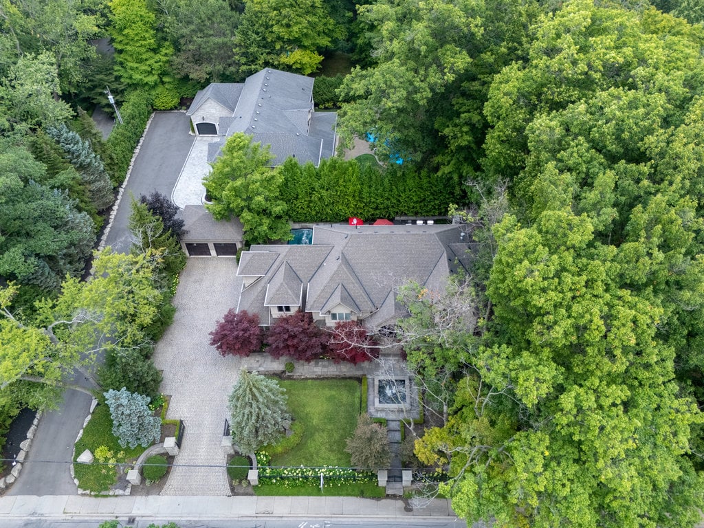 5047 Lakeshore Rd