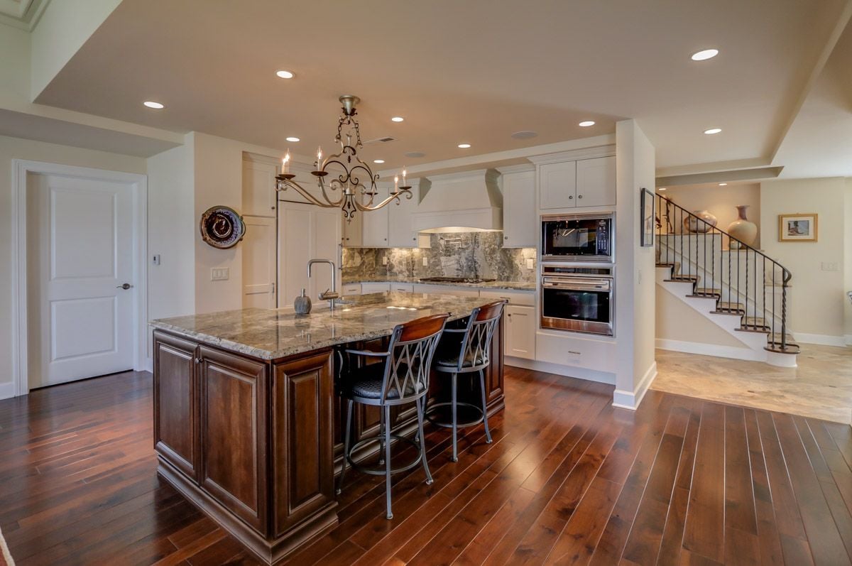 Exclusive Offering: Loraine Penthouse #1007