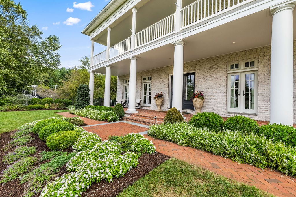 Stunning Hayfields Manor Home