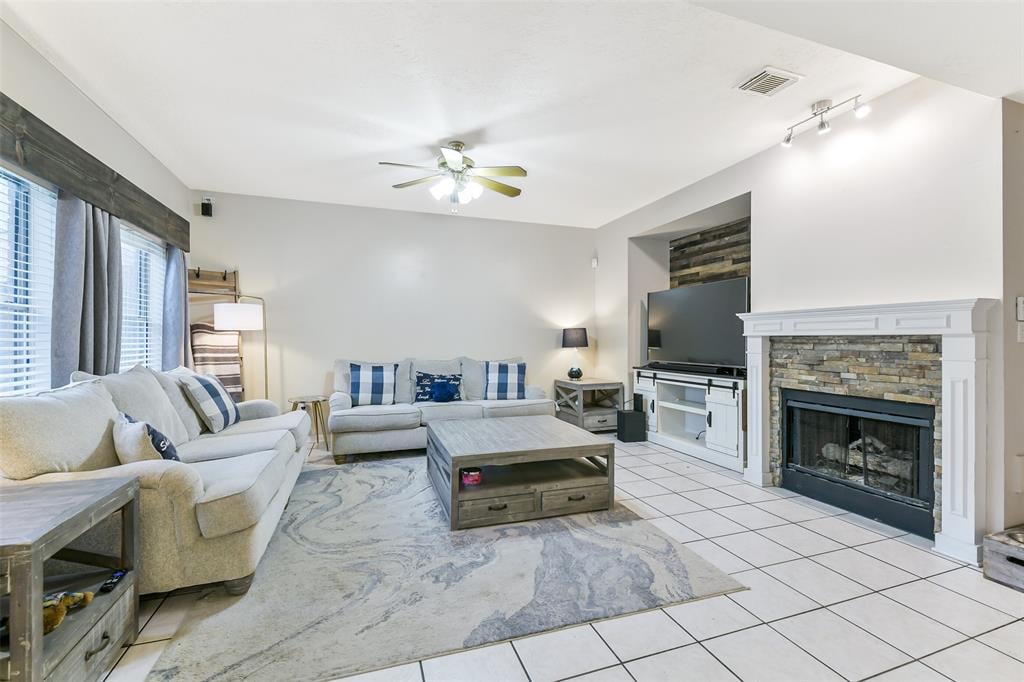 8015 Makaha Cir