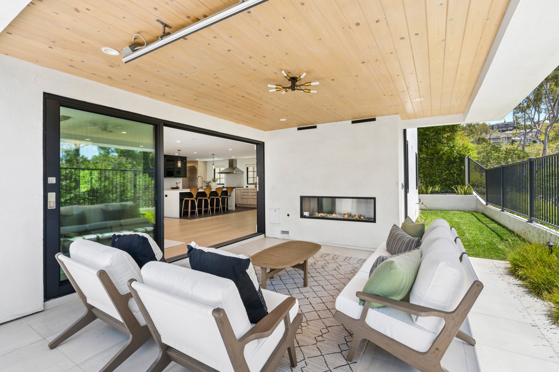 2207 Port Harwick Place